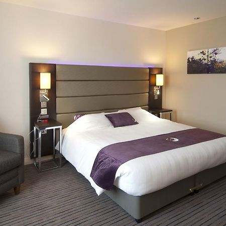 Premier Inn הארלו מראה חיצוני תמונה
