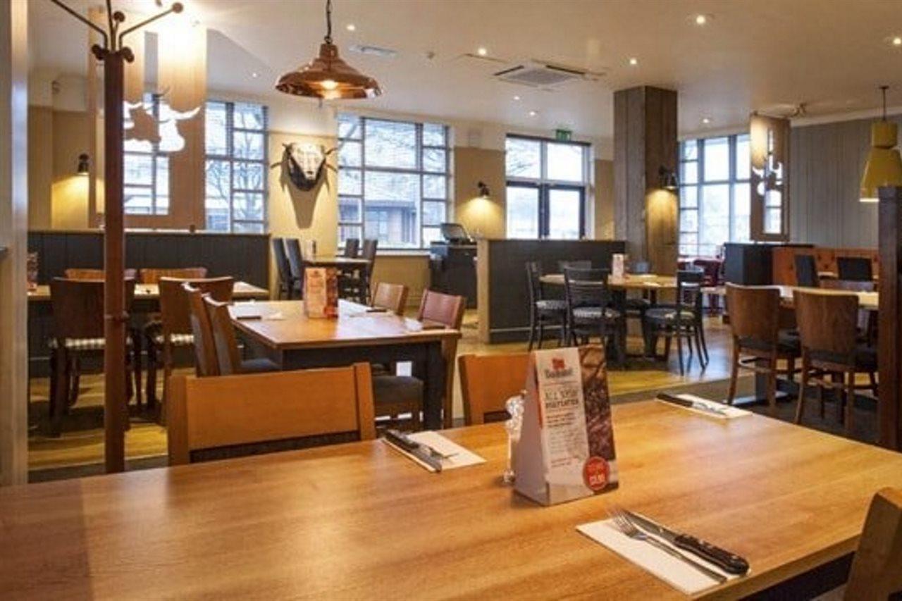 Premier Inn הארלו מראה חיצוני תמונה