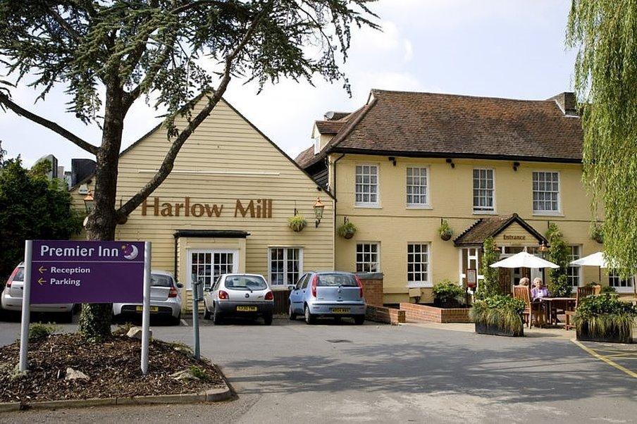 Premier Inn הארלו מראה חיצוני תמונה